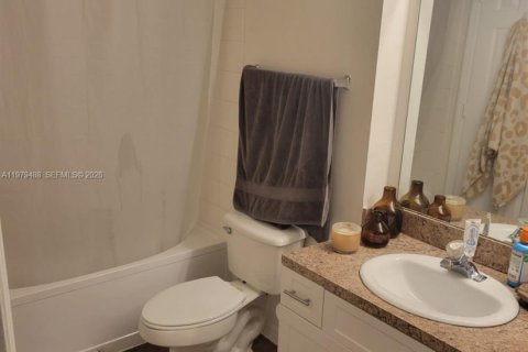 Купить кондоминиум в Пемброк-Пайнс, Флорида 2 спальни, № 2046231 - фото 13