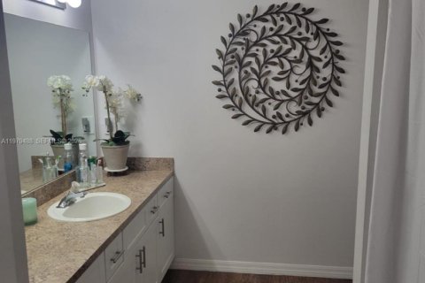 Купить кондоминиум в Пемброк-Пайнс, Флорида 2 спальни, № 2046231 - фото 16