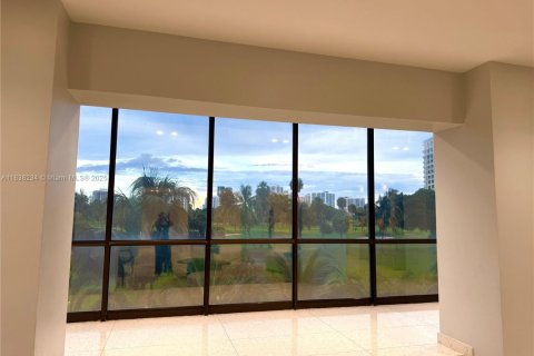 Снять в аренду квартиру в Авентура, Флорида 2 спальни, 105.72м2, № 1963166 - фото 4