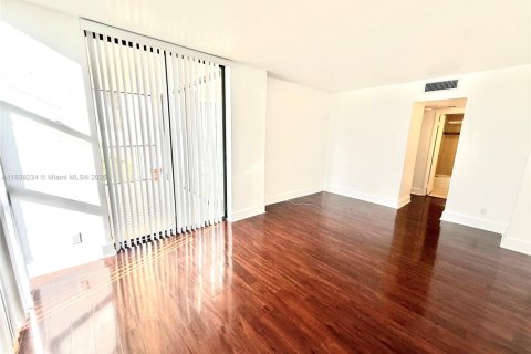 Снять в аренду квартиру в Авентура, Флорида 2 спальни, 105.72м2, № 1963166 - фото 2