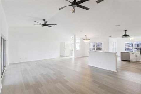 Villa ou maison à vendre à Leesburg, Floride: 3 chambres, 223.15 m2 № 2433130 - photo 2