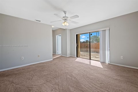 House in Hialeah, Florida 3 bedrooms, 149.76 sq.m. № 1956079 - photo 15