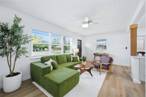 Villa ou maison à vendre à Sarasota, Floride: 3 chambres, 94.2 m2 № 2290569 - photo 3