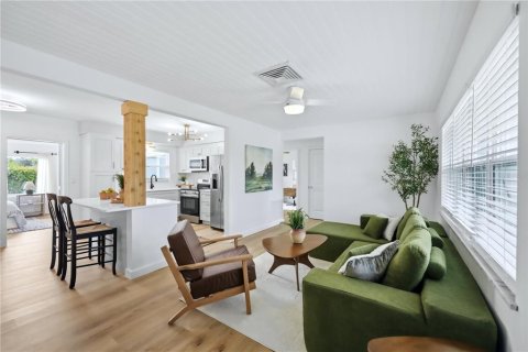 Villa ou maison à vendre à Sarasota, Floride: 3 chambres, 94.2 m2 № 2290569 - photo 2