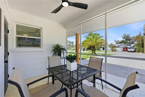 Villa ou maison à vendre à Sarasota, Floride: 3 chambres, 94.2 m2 № 2290569 - photo 21