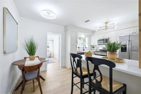 Villa ou maison à vendre à Sarasota, Floride: 3 chambres, 94.2 m2 № 2290569 - photo 4