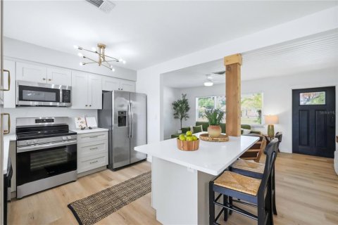 Villa ou maison à vendre à Sarasota, Floride: 3 chambres, 94.2 m2 № 2290569 - photo 15