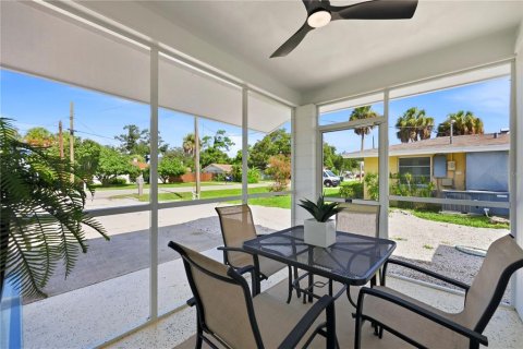 Villa ou maison à vendre à Sarasota, Floride: 3 chambres, 94.2 m2 № 2290569 - photo 20