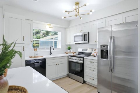 Villa ou maison à vendre à Sarasota, Floride: 3 chambres, 94.2 m2 № 2290569 - photo 5