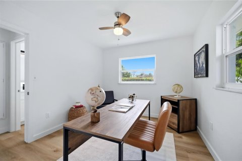 Villa ou maison à vendre à Sarasota, Floride: 3 chambres, 94.2 m2 № 2290569 - photo 12