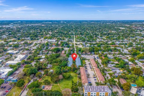 Купить коммерческую недвижимость в Форт-Лодердейл, Флорида № 2034261 - фото 28
