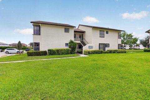 Condo in Boca Raton, Florida, 2 bedrooms № 2246328 - photo 2