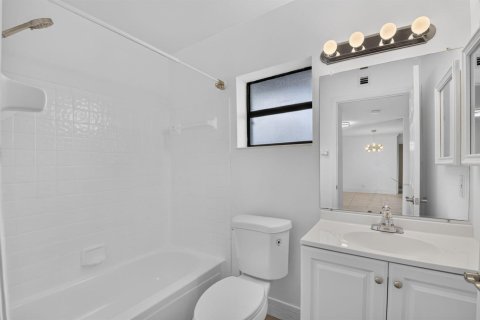 Condo in Boca Raton, Florida, 2 bedrooms № 2246328 - photo 19