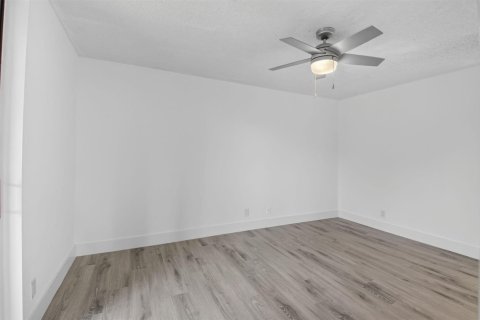 Condo in Boca Raton, Florida, 2 bedrooms № 2246328 - photo 10