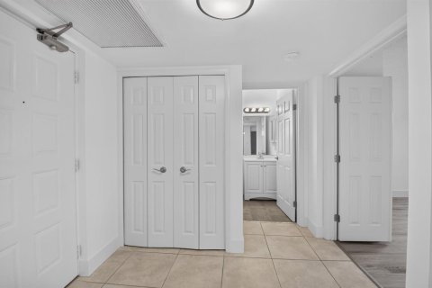 Condo in Boca Raton, Florida, 2 bedrooms № 2246328 - photo 20