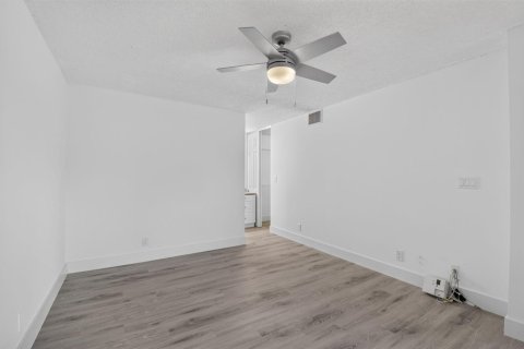 Condo in Boca Raton, Florida, 2 bedrooms № 2246328 - photo 13
