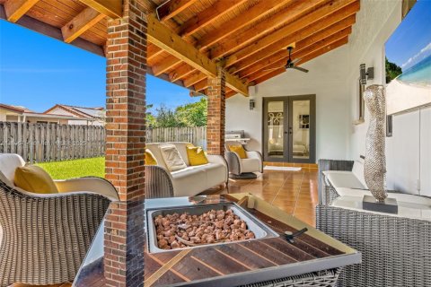 Casa en alquiler en Miami, Florida, 4 dormitorios, 192.03 m2 № 2012130 - foto 25