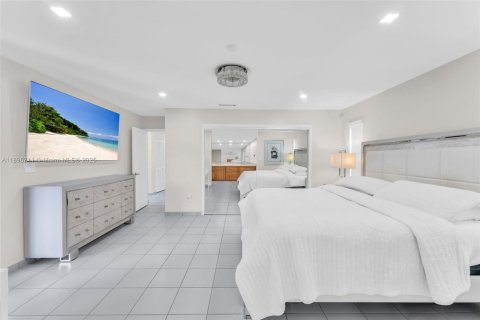 Casa en alquiler en Miami, Florida, 4 dormitorios, 192.03 m2 № 2012130 - foto 11