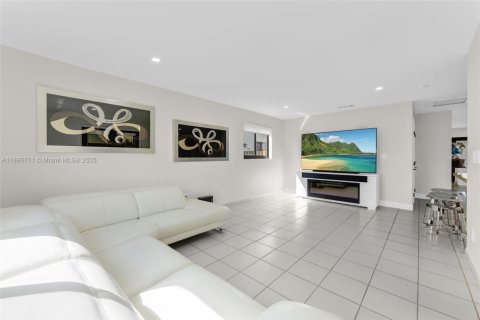 Casa en alquiler en Miami, Florida, 4 dormitorios, 192.03 m2 № 2012130 - foto 22