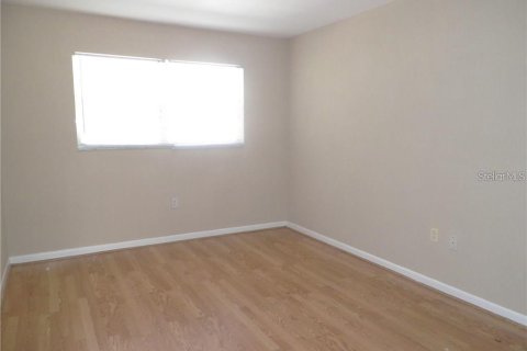 Condo in Largo, Florida, 2 bedrooms  № 2213206 - photo 16