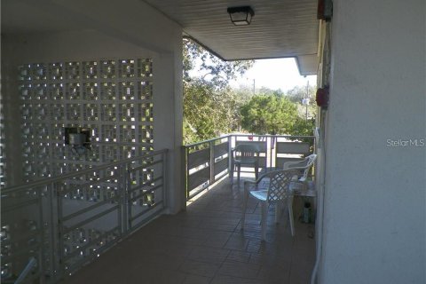Condo in Largo, Florida, 2 bedrooms  № 2213206 - photo 22