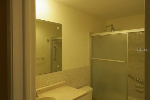 Condo in Largo, Florida, 2 bedrooms  № 2213206 - photo 21