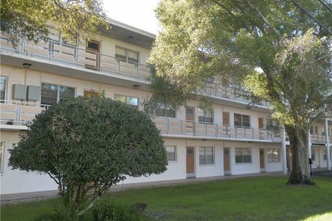 Condo in Largo, Florida, 2 bedrooms  № 2213206 - photo 3