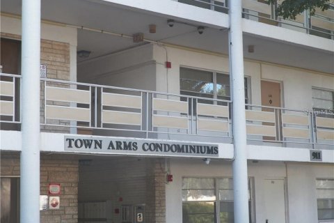 Condominio en Largo, Florida, 2 dormitorios  № 2213206