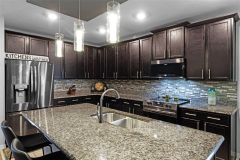House in Kissimmee, Florida 4 bedrooms, 183.3 sq.m. № 1833428 - photo 8