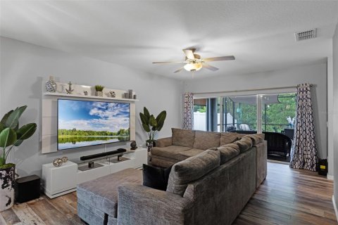 House in Kissimmee, Florida 4 bedrooms, 183.3 sq.m. № 1833428 - photo 14