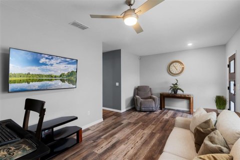 House in Kissimmee, Florida 4 bedrooms, 183.3 sq.m. № 1833428 - photo 6