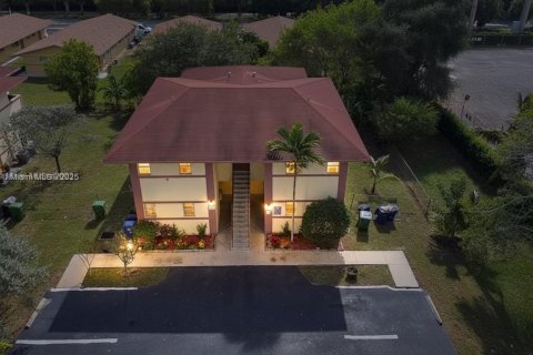 Propiedad comercial en venta en Hallandale Beach, Florida, 309.36 m2 № 1970511 - foto 21