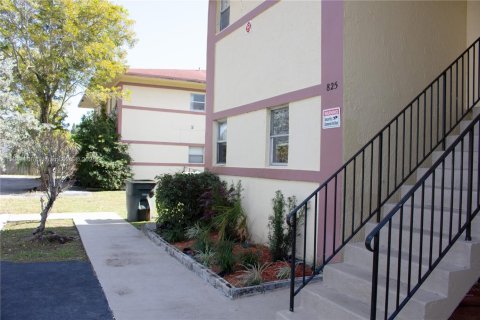 Propiedad comercial en venta en Hallandale Beach, Florida, 309.36 m2 № 1970511 - foto 6