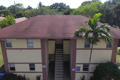 Propiedad comercial en venta en Hallandale Beach, Florida, 309.36 m2 № 1970511 - foto 18