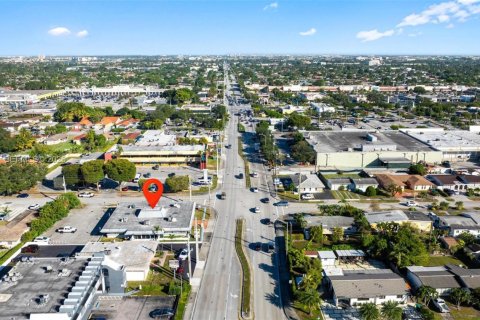 Propiedad comercial en venta en Miami, Florida № 1983836 - foto 28