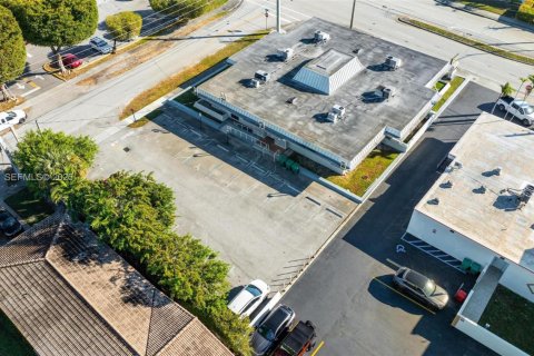 Propiedad comercial en venta en Miami, Florida № 1983836 - foto 26