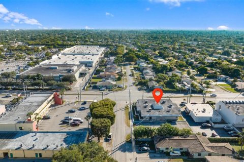 Propiedad comercial en venta en Miami, Florida № 1983836 - foto 29