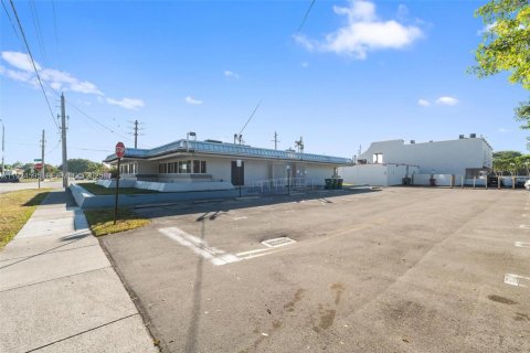 Propiedad comercial en venta en Miami, Florida № 1983836 - foto 24