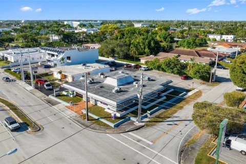 Propiedad comercial en venta en Miami, Florida № 1983836 - foto 25