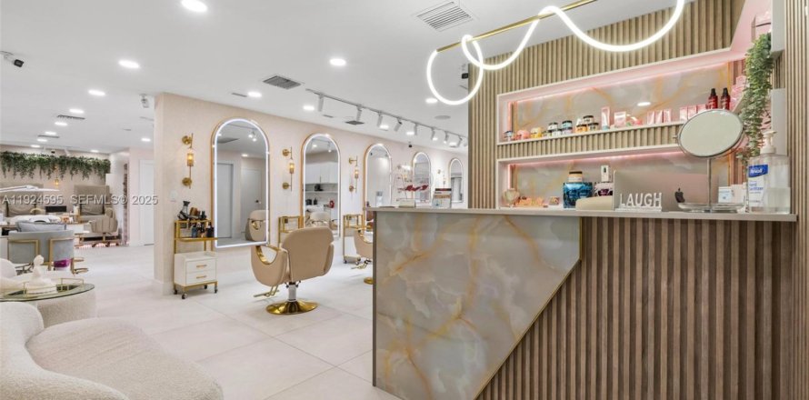 Propiedad comercial en Miami, Florida № 1983836