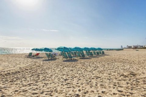 Купить кондоминиум в Майами-Бич, Флорида 1 спальня, 67.45м2, № 1952445 - фото 12