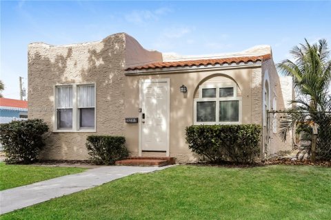 Casa en alquiler en West Palm Beach, Florida, 3 dormitorios, 129.41 m2 № 1887756 - foto 2