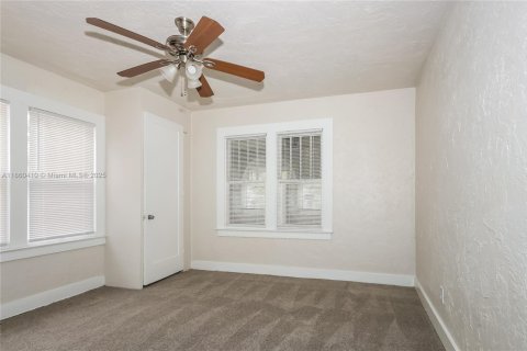 Casa en alquiler en West Palm Beach, Florida, 3 dormitorios, 129.41 m2 № 1887756 - foto 10