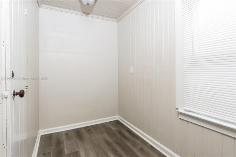 Casa en alquiler en West Palm Beach, Florida, 3 dormitorios, 129.41 m2 № 1887756 - foto 12