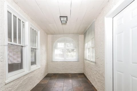 Casa en alquiler en West Palm Beach, Florida, 3 dormitorios, 129.41 m2 № 1887756 - foto 6