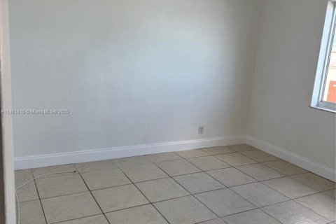 Снять в аренду кондоминиум в Суитуотер, Флорида 2 спальни, 72м2, № 1951702 - фото 11