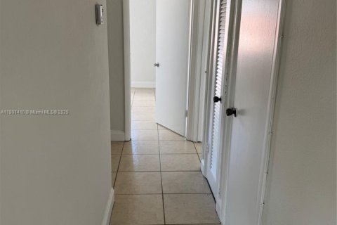 Снять в аренду кондоминиум в Суитуотер, Флорида 2 спальни, 72м2, № 1951702 - фото 6