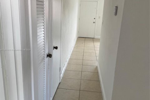 Снять в аренду кондоминиум в Суитуотер, Флорида 2 спальни, 72м2, № 1951702 - фото 14