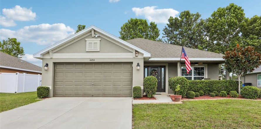 House in Hudson, Florida 4 bedrooms, 205.96 sq.m. № 2302693