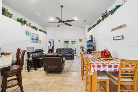 House in Hudson, Florida 4 bedrooms, 205.96 sq.m. № 2302693 - photo 18